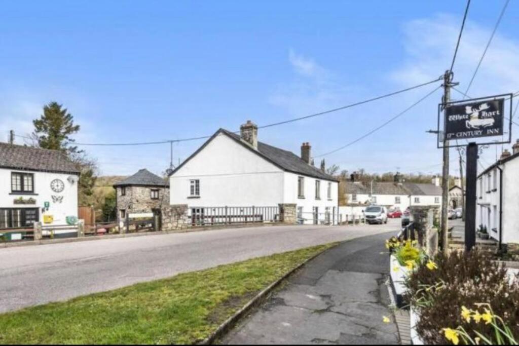 Church Gate Cottage - Bridestowe מראה חיצוני תמונה